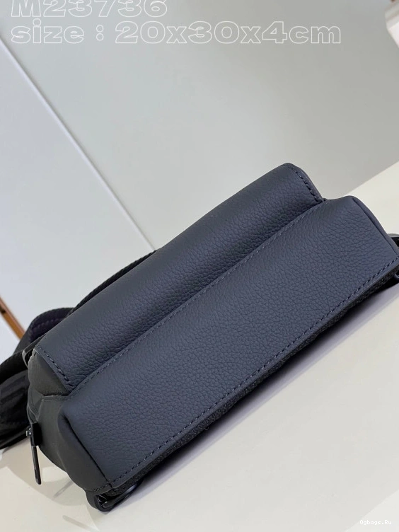 VUITTON Slingbag LOUIS Pilot 0227